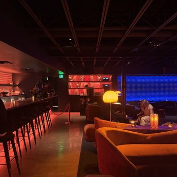noma hi-fi - Lounges Near Me - Edina, Minnesota noma hi-fi - Lounges Near Me - Edina, Minnesota