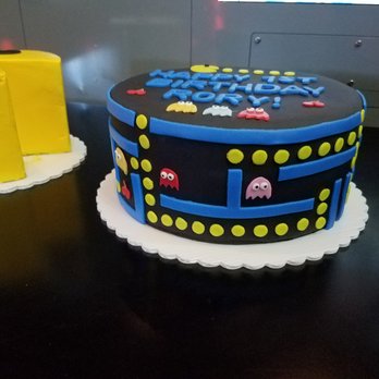 Just a Dash - Fondant tasted really good too.  Like marshmallow.  Loved it! - Caterers Near Me - Beaverton, Oregon