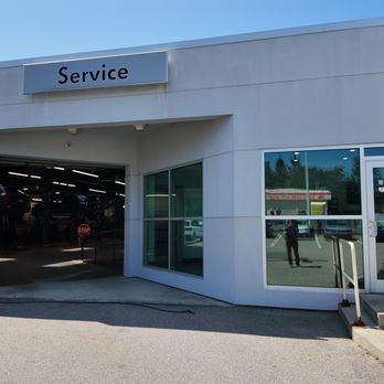 Quirk Volkswagen - Quirk Volkswagen's service entrance and open service bay. - Car Dealers Near Me - Braintree, Massachusetts Quirk Volkswagen - Quirk Volkswagen's service entrance and open service bay. - Car Dealers Near Me - Braintree, Massachusetts