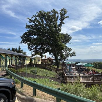 Montelle Winery - Wineries Near Me - Augusta, Missouri