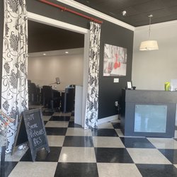 Polished Nail salon