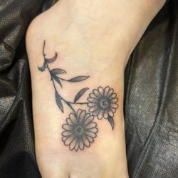 Holy City Tattooing Collective - Daisies