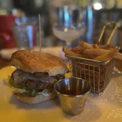 Bar Charley - Burger, fries, and daiquiri
