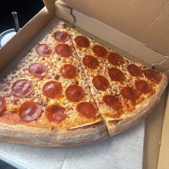JoJo's Ny Style Pizza - Pepperoni Lovers Pizza - Pizza Near Me - Hollywood, Florida JoJo's Ny Style Pizza - Pepperoni Lovers Pizza - Pizza Near Me - Hollywood, Florida