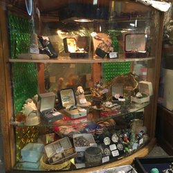 G & N Collectors Den
