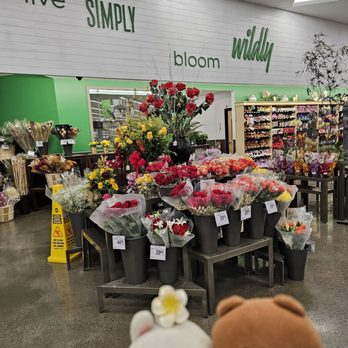 Safeway - Fresh flowers! - Grocery Near Me - Honolulu, Hawaii Safeway - Fresh flowers! - Grocery Near Me - Honolulu, Hawaii