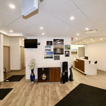 Maples Dental Centre - Reception area - General Dentistry Near Me - Winnipeg, Manitoba
