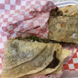 Auroras #2 - Asada quesadilla