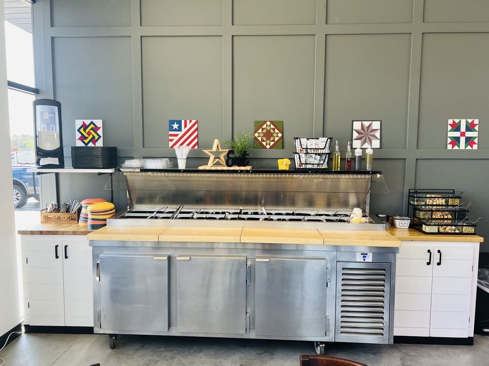 AMERICAN PIE Updated October 2024 17 Photos 1017 N Olive St