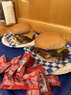 Goldburger Highland Park by null