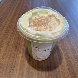 Starbucks - Iced banana bread matcha
