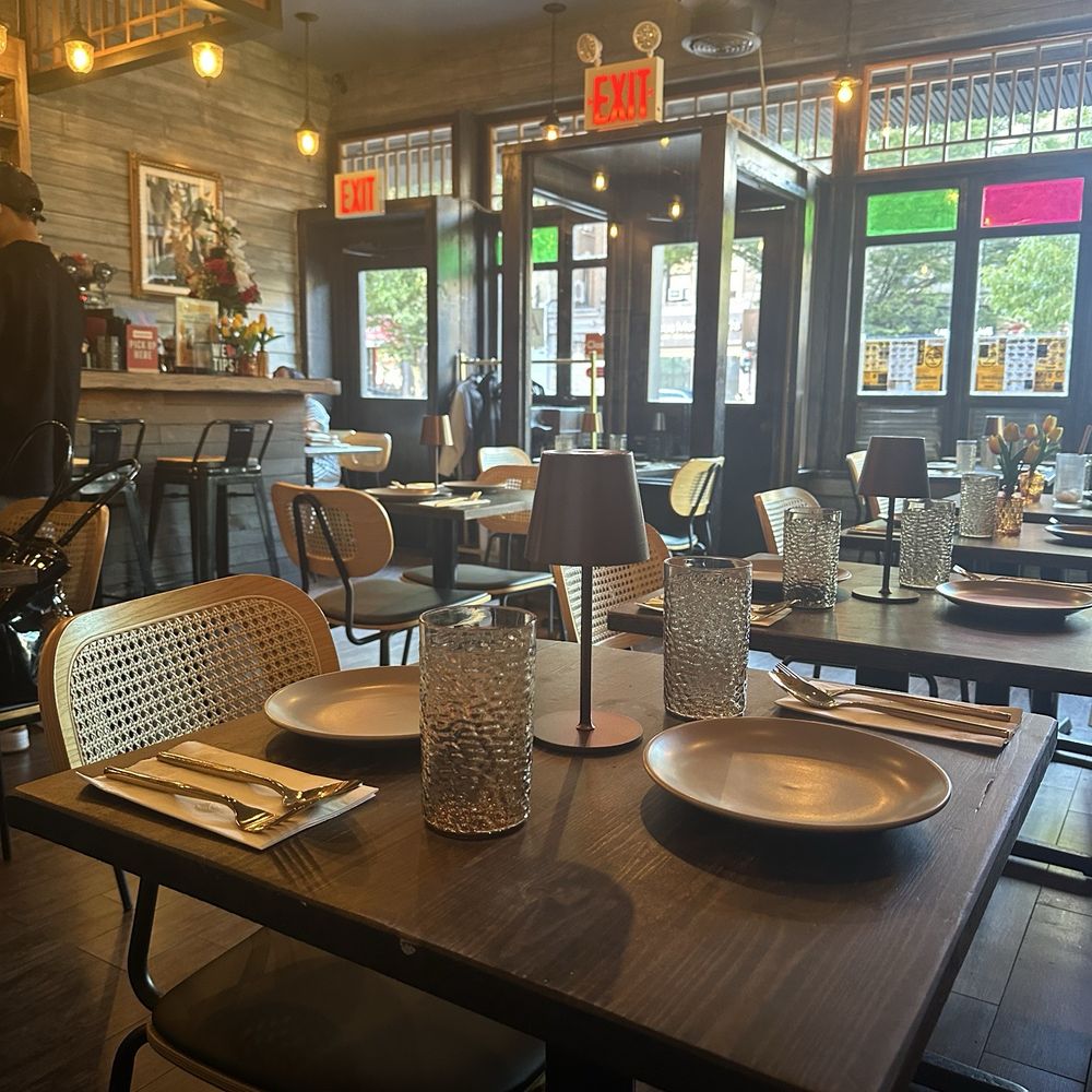 Koo Thai UWS - Indoor seating - Thai Near Me - New York, New York Koo Thai UWS - Indoor seating - Thai Near Me - New York, New York