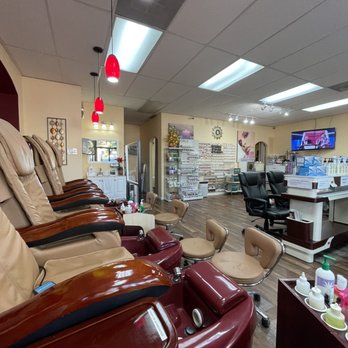 Dashing Diva Nails - Nail Salons Near Me - Portland, Oregon