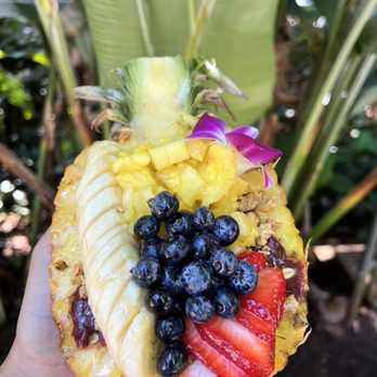 Honolulu Pineapple - Açaí bowl in pineapple. - Juice Bars & Smoothies Near Me - Honolulu, Hawaii Honolulu Pineapple - Açaí bowl in pineapple. - Juice Bars & Smoothies Near Me - Honolulu, Hawaii