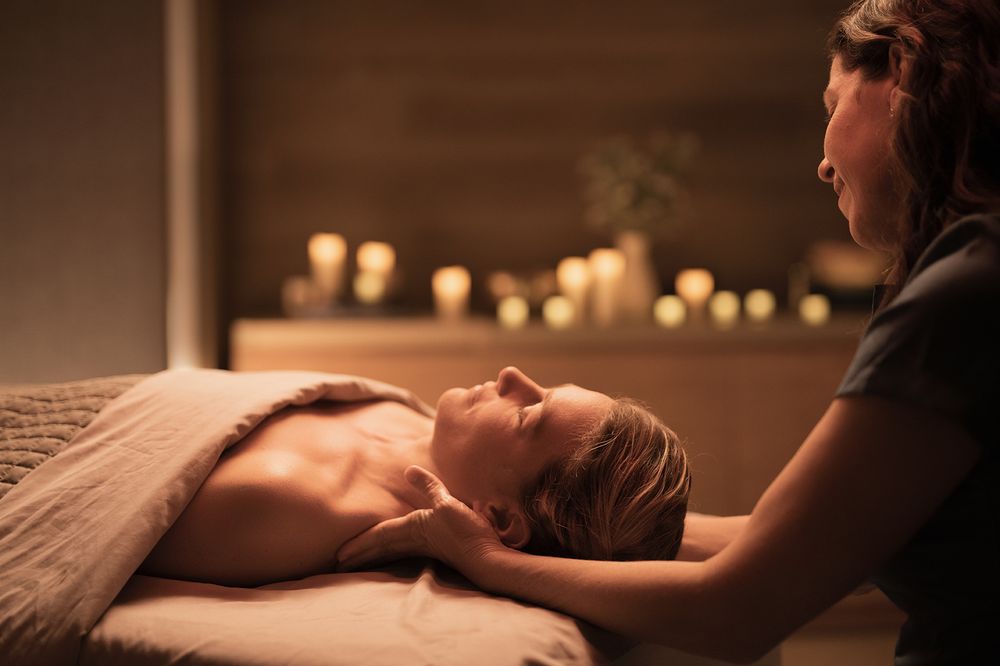 Risultati immagini per alila uluwatu spa | Spa interior, Spa interior design, Luxury spa