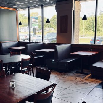 Aladdin’s Shawarma - Seating area - Mediterranean Near Me - Greensboro, North Carolina