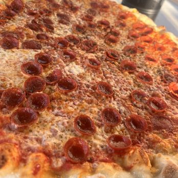 The Slice & Pint - Pepperoni pie - Pizza Near Me - Redondo Beach, California