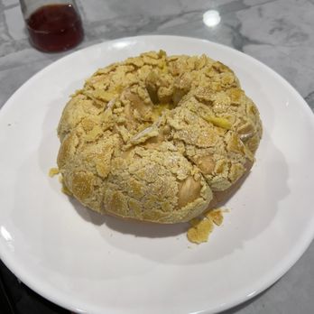 Diamond Bay Restaurant - Giant pineapple custard bun - Dim Sum Near Me - Seattle, Washington
