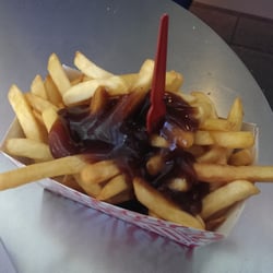 Friet met curry.