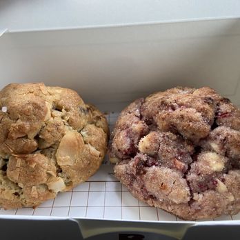Batch & Box - La Jolla - The Wonder and The Pink Lady - Bakeries Near Me - San Diego, California Batch & Box - La Jolla - The Wonder and The Pink Lady - Bakeries Near Me - San Diego, California