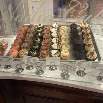 Nadia Cakes - Bakeries Near Me - Maple Grove, Minnesota