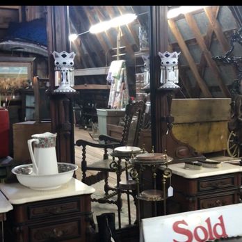 Rock Garden Antique Barn - Antiques Near Me - Fulton, Missouri