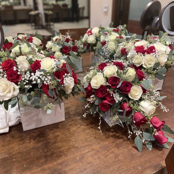 Fresh Petals - Bride and Bridesmaid bouquets - Florists Near Me - Martinez, California