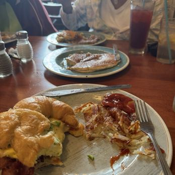 Toast - Milwaukee - Cosmic Croissant - Breakfast & Brunch Near Me - Milwaukee, Wisconsin Toast - Milwaukee - Cosmic Croissant - Breakfast & Brunch Near Me - Milwaukee, Wisconsin