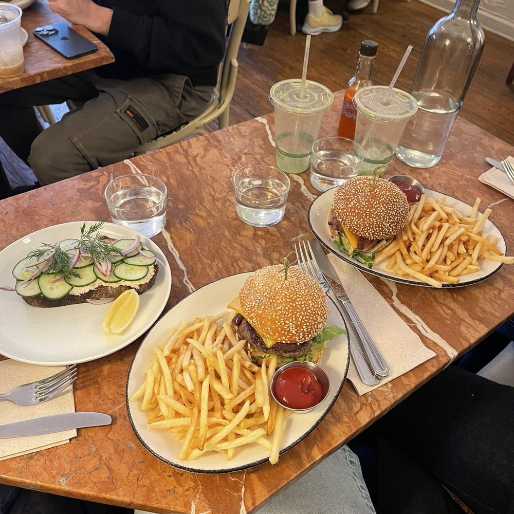 Good Thx Burger Whitefish toast Good Thx Burger Whitefish toast