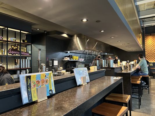 KINTON RAMEN SQUARE-VICTORIA by null