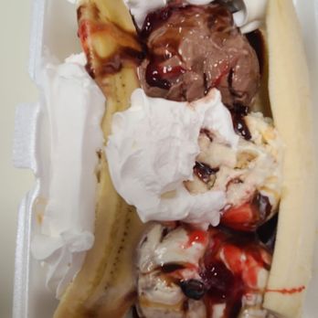 Ice Screamin - Banana split (taste better than it look) - Ice Cream & Frozen Yogurt Near Me - Tampa, Florida Ice Screamin - Banana split (taste better than it look) - Ice Cream & Frozen Yogurt Near Me - Tampa, Florida