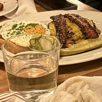 Au Cheval - Bars Near Me - Chicago, Illinois