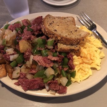 Hot Plate - Corn beef hash with eggs - Breakfast & Brunch Near Me - Minneapolis, Minnesota