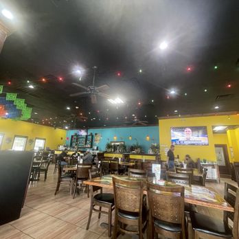 La Villa Restaurant - Seafood Near Me - Huffman, Texas