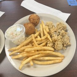 Lash Fish & Seafood - 6 fried oysters plate