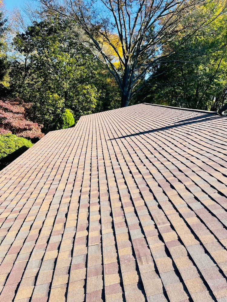 Slide of D & R Roofing