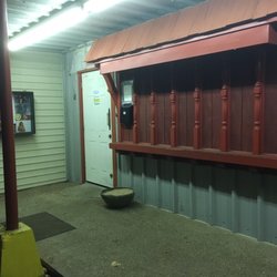 Lee's Entertainment Nightly - 10/13/16. Exterior. I'm right next door at the Tiki for some Bayou Reggae from Stiff Necked Fools!!