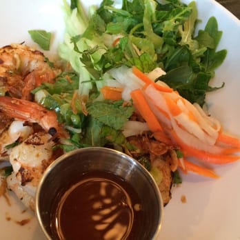 Vui's Kitchen - Rice bowl with 5-spice shrimp - Vegan Near Me - Nashville, Tennessee