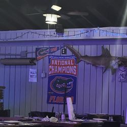Clemente's Maryland Crabhouse - Decor