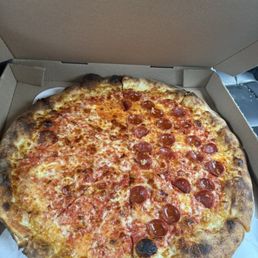 1/2 pepperoni 1/2 plain cheese pizza 1/2 pepperoni 1/2 plain cheese pizza