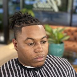 Valdo’s Barbershop - Clean and detailed linings