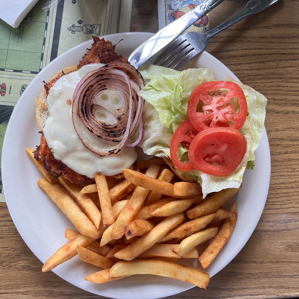 Café Capistrano - American Near Me - Half Moon Bay, California
