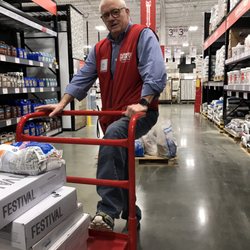 Floor & Decor - Our friendly helper!