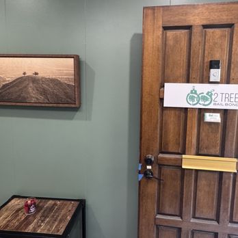 2 Trees Bail Bonds - Welcome to our office - Bail Bondsmen Near Me - Ventura, California