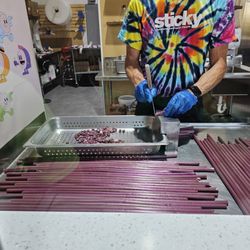 Sticky USA - Cutting the finished tubes of candy