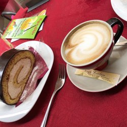Cafe Lauben - Zitronenroulade + Cappuccino