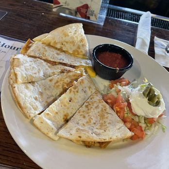 Wood n Tap - Happy hour chicken quesadilla - Bars Near Me - Southington, Connecticut Wood n Tap - Happy hour chicken quesadilla - Bars Near Me - Southington, Connecticut