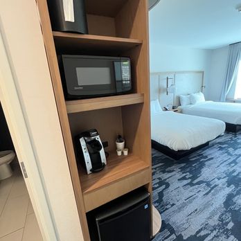 Fairfield by Marriott Inn & Suites Columbus, IN - Coffee station - Hotels Near Me - Columbus, Indiana
