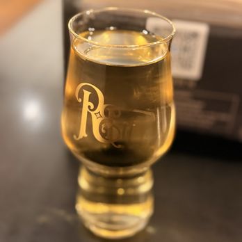 Remedy Burger - Potters Petite, 4.5% abv A sessionable cider made with Virginia grown apples and a Belgian saison yeast. - Burgers Near Me - Staunton, Virginia Remedy Burger - Potters Petite, 4.5% abv A sessionable cider made with Virginia grown apples and a Belgian saison yeast. - Burgers Near Me - Staunton, Virginia