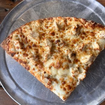 Bennie's Pizza Pub - Chicken Fontina Pizza   Slice - Pizza Near Me - Belleville, Illinois